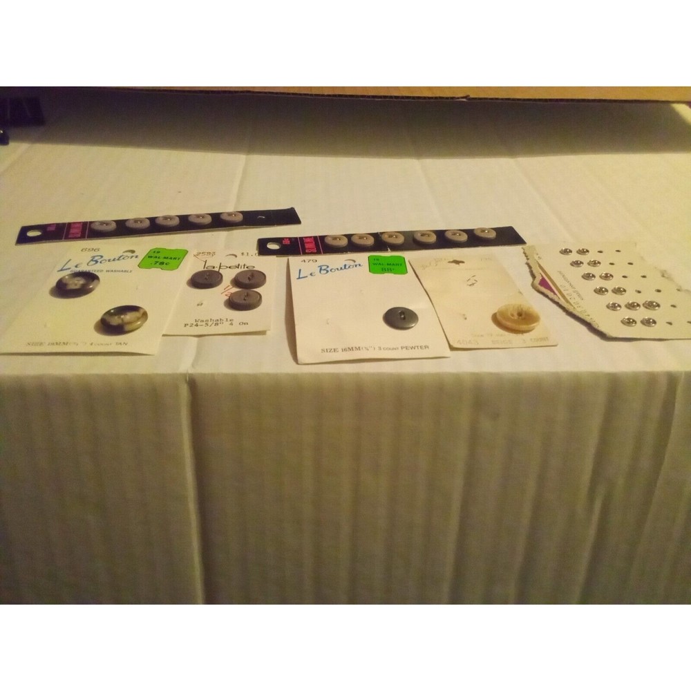 Tan Black Multishade Buttons Lot 7 Cards, Le Bouton